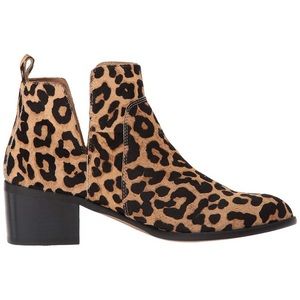 ❤️Franco Sarto New Richland2 Leopard Calf Hair Ankle Boots.  Size 7.5.